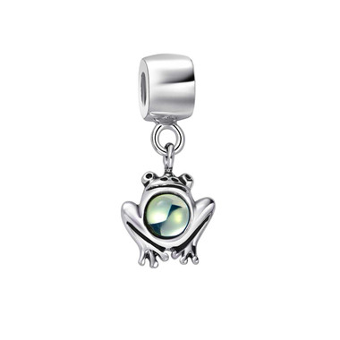 sterling silver frog pendant